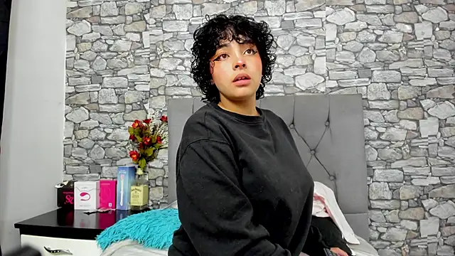 Snapshot of miku_katsuragi chatting on 15, 10, 2025 miku katsuragi online show from 15, 10, 2025