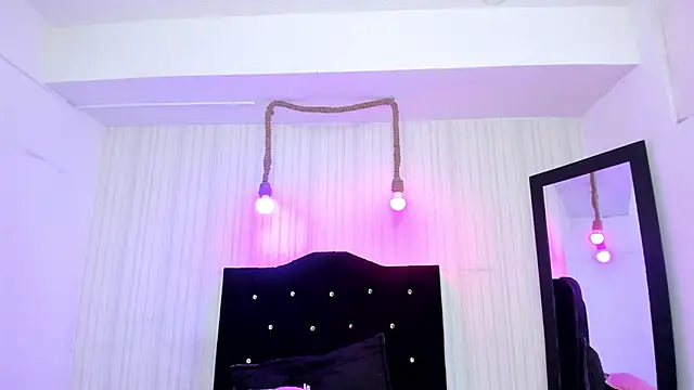 Snapshot of miku_katsuragi chatting on 29, 10, 2025 miku katsuragi online show from 29, 10, 2025