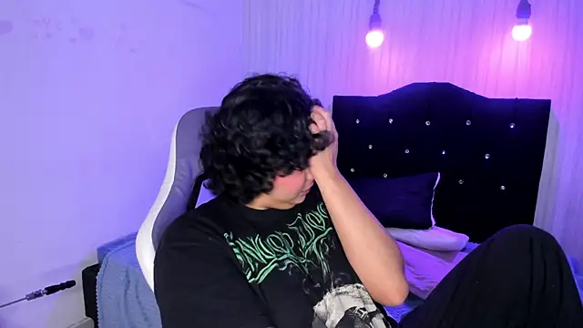 Snapshot of miku_katsuragi chatting on 22, 11, 2025 miku katsuragi online show from 22, 11, 2025