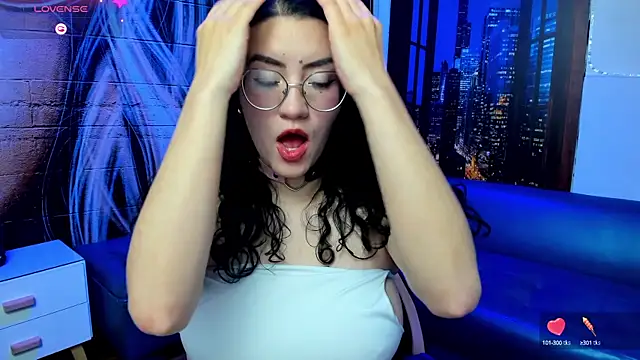 Violetaa diazz online show from 4, 1, 2025