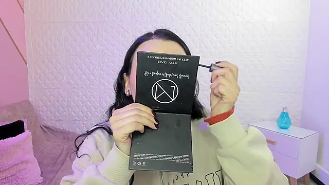 Violetaa diazz online show from 9, 10, 2025