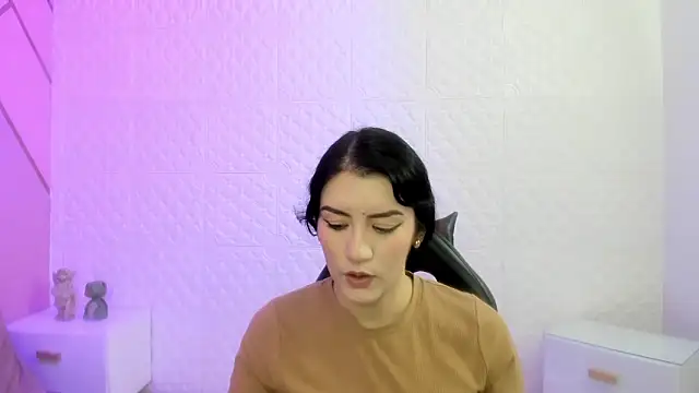 Snapshot of Violetaa_diazz chatting on 4, 3, 2026 Violetaa diazz online show from 4, 3, 2026