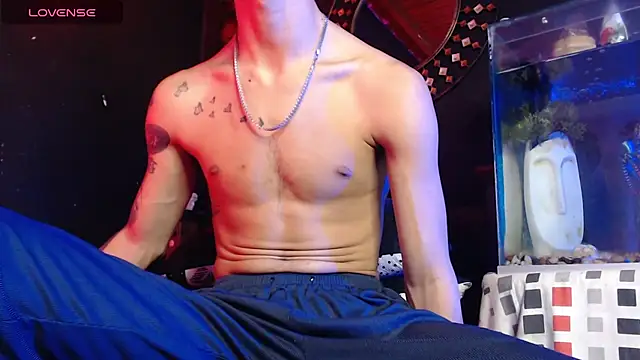 Snapshot of Godly_huan chatting on 14, 12, 2025 Godly huan online show from 14, 12, 2025