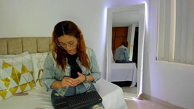 cristalwalker   online show from 4, 11, 2025