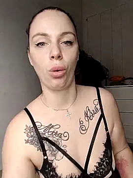 Snapshot of Lola_Hale chatting on 6, 3, 2025 Lola Hale online show from 6, 3, 2025