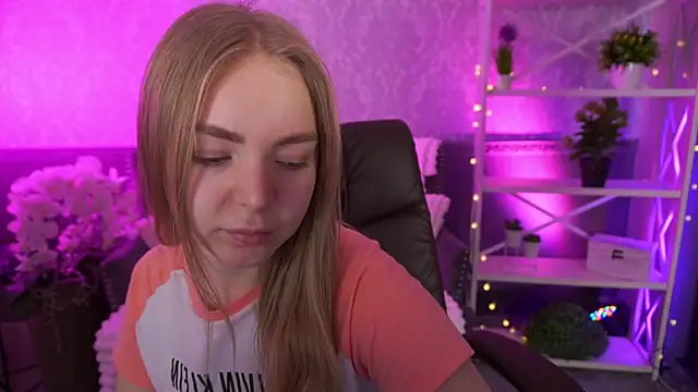 Snapshot of EmilySunshineS chatting on 9, 2, 2026 EmilySunshineS online show from 9, 2, 2026