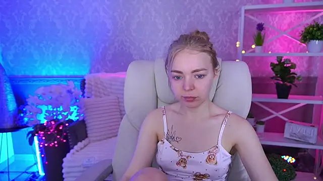 Snapshot of EmilySunshineS chatting on 13, 2, 2026 EmilySunshineS online show from 13, 2, 2026