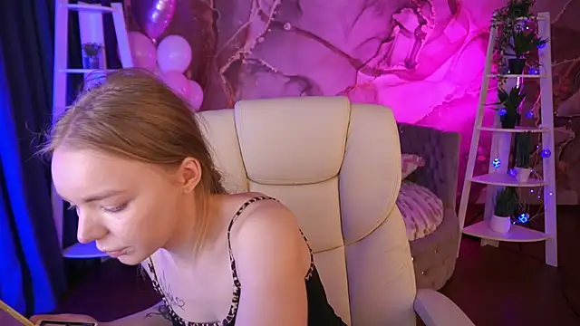 Snapshot of EmilySunshineS chatting on 18, 2, 2026 EmilySunshineS online show from 18, 2, 2026