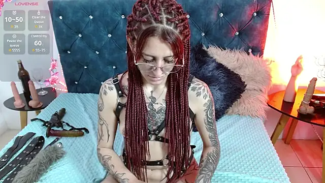 Sofi F w online show from 25, 1, 2025