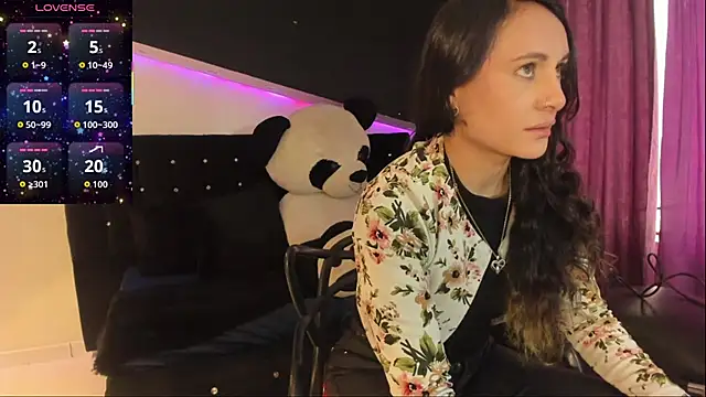 Coral Gibson online show from 28, 11, 2025