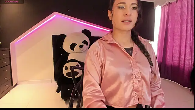 Coral Gibson online show from 14, 12, 2025