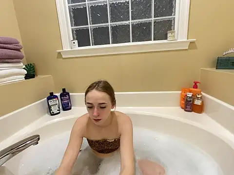 Maxinebabyyy online show from 18, 2, 2025