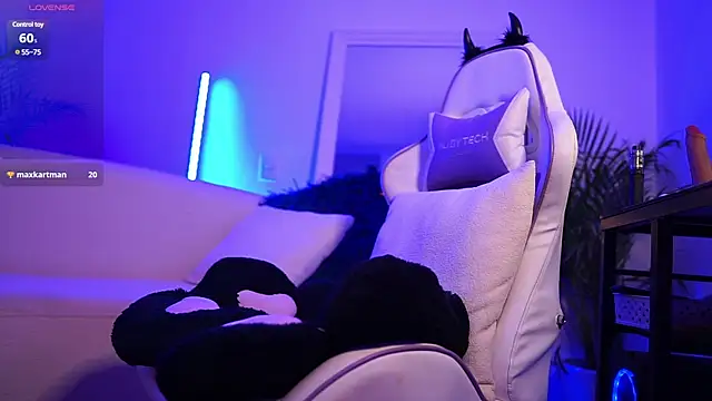 abigail adamss online show from 9, 2, 2025