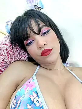 Snapshot of misskitty19-01 chatting on 12, 1, 2025 misskitty19-01 online show from 12, 1, 2025