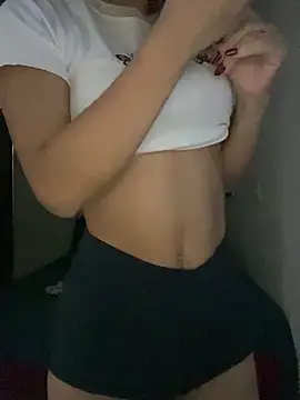 Snapshot of Carolinen chatting on 7, 2, 2025 Carolinen online show from 7, 2, 2025