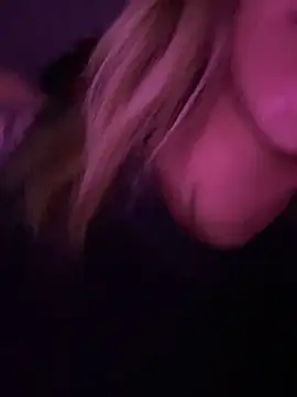 Snapshot of Carolinen chatting on 11, 2, 2025 Carolinen online show from 11, 2, 2025