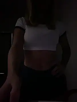 Snapshot of Carolinen chatting on 2, 3, 2025 Carolinen online show from 2, 3, 2025