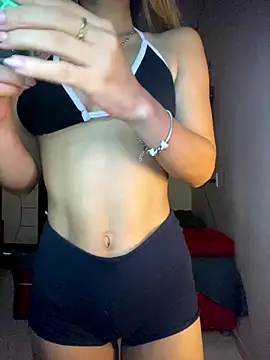 Snapshot of Carolinen chatting on 10, 9, 2025 Carolinen online show from 10, 9, 2025