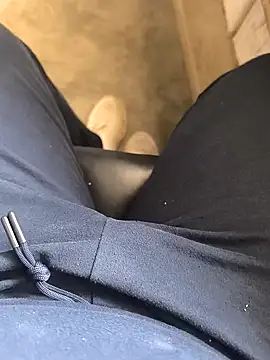 rana9639 1 online show from 6, 12, 2024