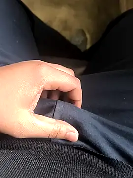 rana9639 1 online show from 13, 1, 2025