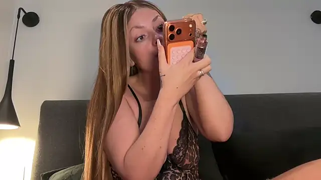 Snapshot of Leylah_Linda chatting on 7, 2, 2026 Leylah Linda online show from 7, 2, 2026