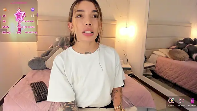 Mollymoon1 online show from 14, 11, 2025