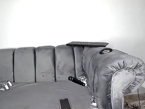 Pearl 00 online show from 13, 11, 2025