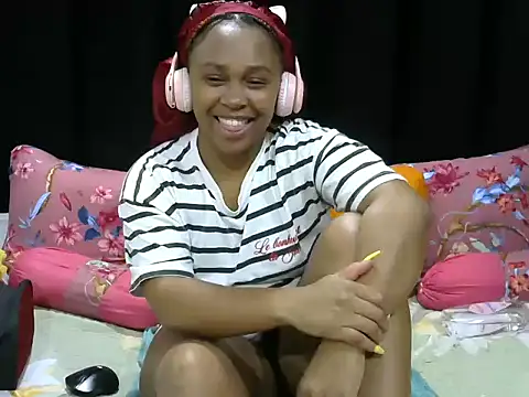 Snapshot of Pearl_00 chatting on 2, 6, 2026 Pearl 00 online show from 2, 6, 2026