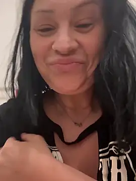 Snapshot of AlyssiaAmoreXO chatting on 6, 11, 2025 AlyssiaAmoreXO online show from 6, 11, 2025