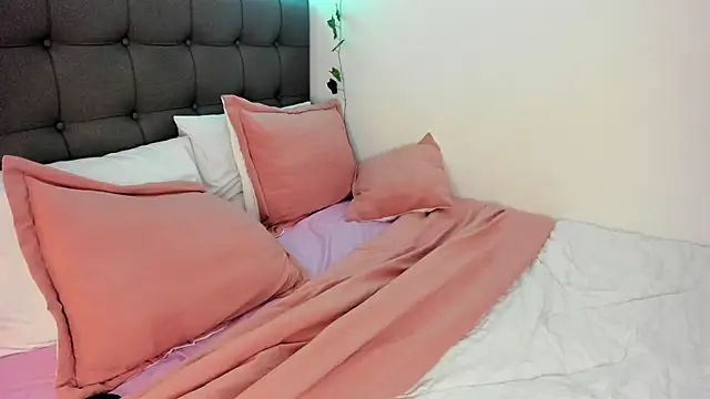 charlotte james0 online show from 24, 2, 2025