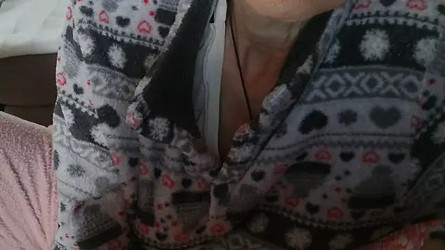Snapshot of VeneRed chatting on 23, 2, 2025 VeneRed online show from 23, 2, 2025