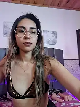 Scarlett Khan online show from 31, 12, 2024