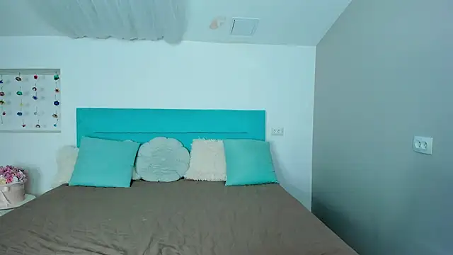 L1ittle kitty  online show from 11, 10, 2025