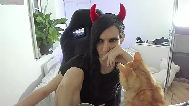 CeriseLapine online show from 17, 2, 2025