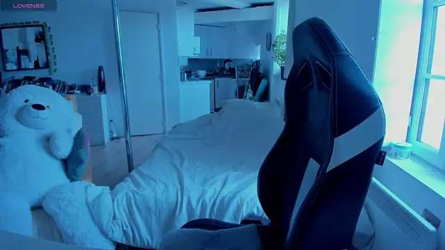 CeriseLapine online show from 14, 3, 2025