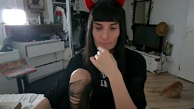 CeriseLapine online show from 9, 11, 2025