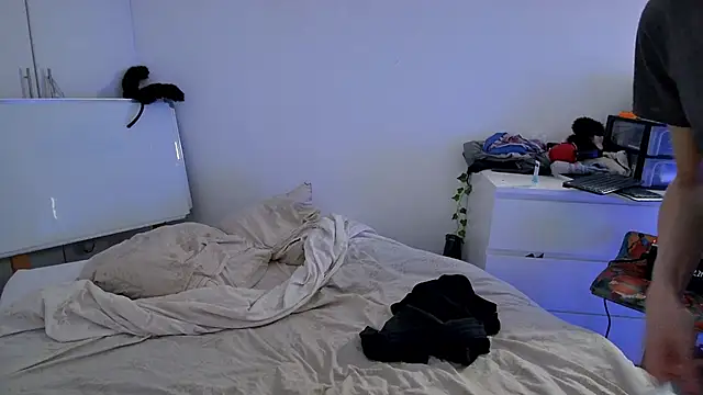 CeriseLapine online show from 23, 11, 2025