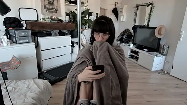 CeriseLapine online show from 17, 12, 2025