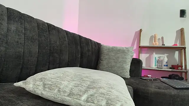 Snapshot of skinny_and_boyfriend chatting on 11, 9, 2025 skinny and boyfriend online show from 11, 9, 2025