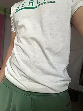 Snapshot of alburt_1996 chatting on 3, 1, 2025 alburt 1996 online show from 3, 1, 2025