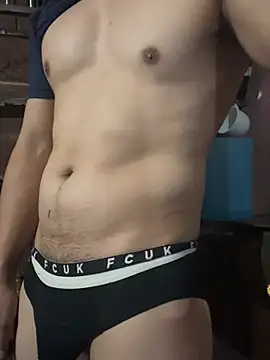 Snapshot of alburt_1996 chatting on 5, 1, 2025 alburt 1996 online show from 5, 1, 2025