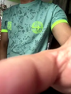 Snapshot of alburt_1996 chatting on 11, 9, 2025 alburt 1996 online show from 11, 9, 2025