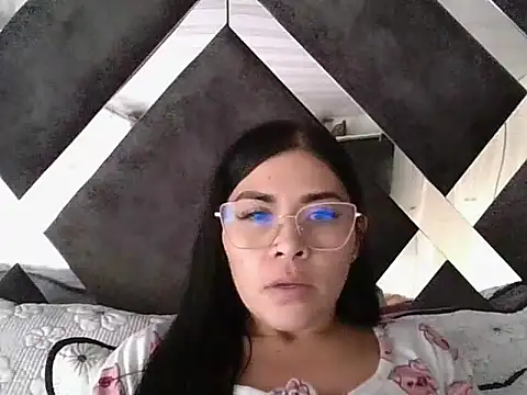 Snapshot of PERLA_LOVE_SEXY chatting on 4, 11, 2025 PERLA LOVE SEXY online show from 4, 11, 2025