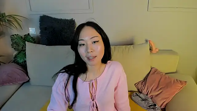 Snapshot of Inari_Okami_ chatting on 18, 12, 2024 Inari Okami online show from 18, 12, 2024