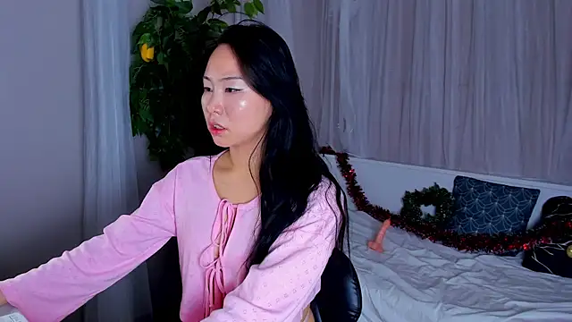 Snapshot of Inari_Okami_ chatting on 25, 12, 2024 Inari Okami online show from 25, 12, 2024