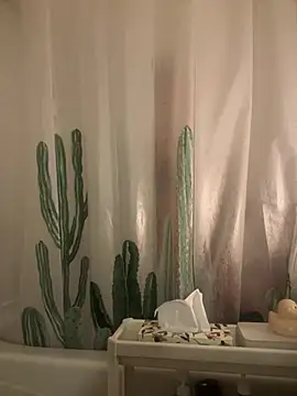 Snapshot of GymBoyVan chatting on 17, 12, 2024 GymBoyVan online show from 17, 12, 2024