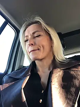 Snapshot of Diamond_Bunny_ chatting on 1, 11, 2025 Diamond Bunny online show from 1, 11, 2025