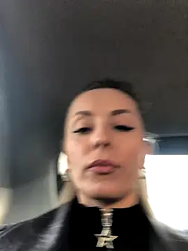 Snapshot of Diamond_Bunny_ chatting on 5, 11, 2025 Diamond Bunny online show from 5, 11, 2025