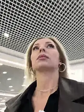 Snapshot of Diamond_Bunny_ chatting on 13, 11, 2025 Diamond Bunny online show from 13, 11, 2025