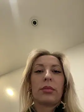 Snapshot of Diamond_Bunny_ chatting on 19, 11, 2025 Diamond Bunny online show from 19, 11, 2025